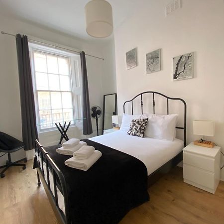 Stay In The Heart Of Soho Лондон Екстериор снимка