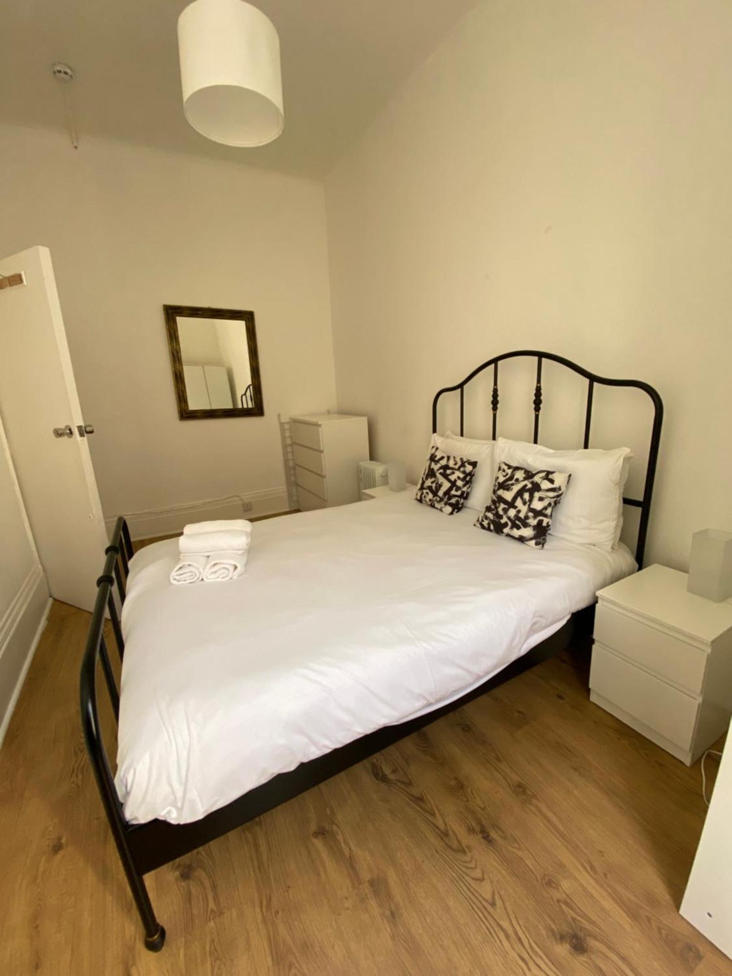Stay In The Heart Of Soho Лондон Екстериор снимка