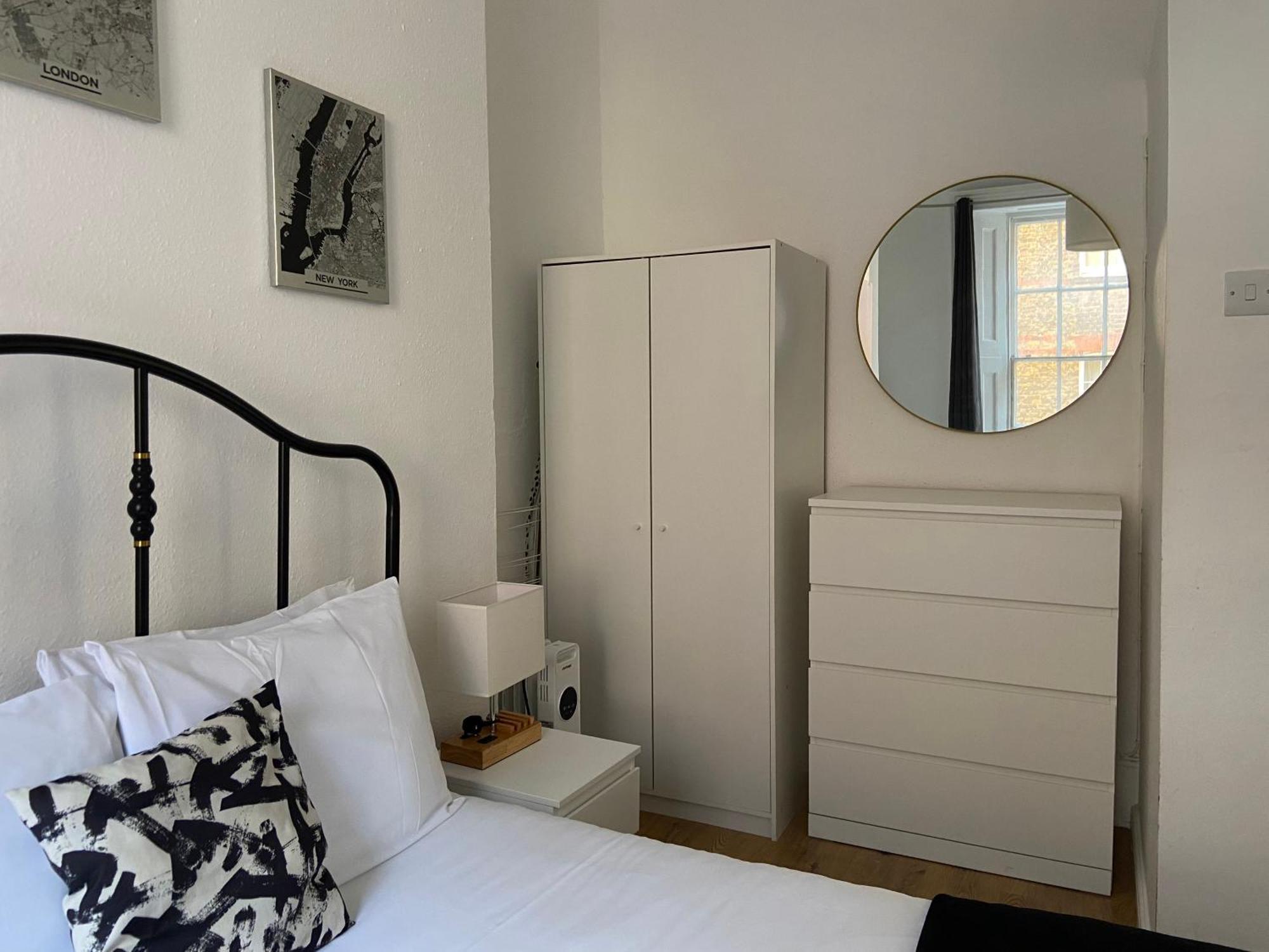 Stay In The Heart Of Soho Лондон Екстериор снимка